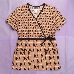 Cherokee Runway Cats Bows Scrub Top Size Small